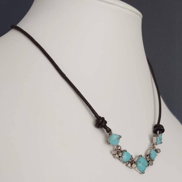 Turquoise and silver necklace on cording - Picture 4 of 8